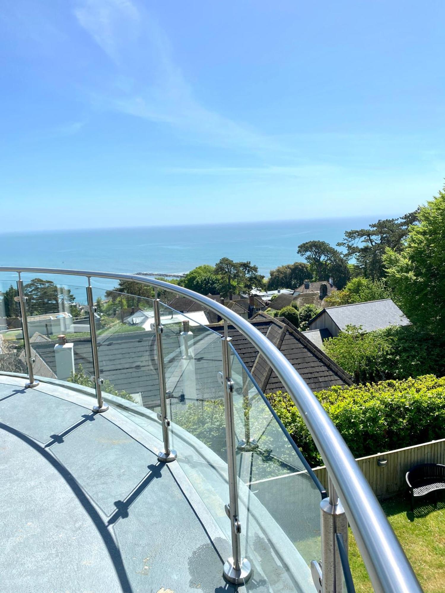 One Of The Best Properties In Lyme! Breathtaking Views Across The Whole Bay. 3 Stories With 2 Tier Veranda Around The Property. Sleeps 6 Lyme Regis Esterno foto