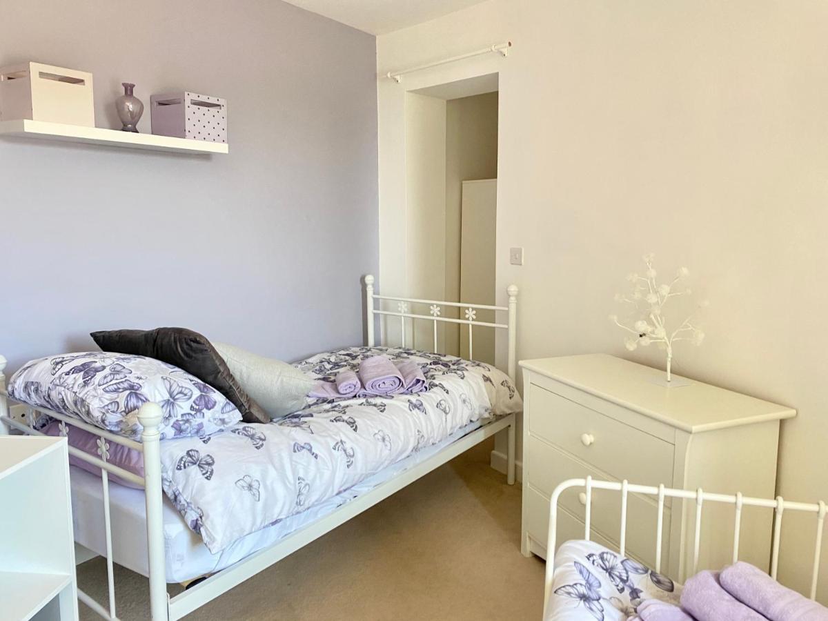 One Of The Best Properties In Lyme! Breathtaking Views Across The Whole Bay. 3 Stories With 2 Tier Veranda Around The Property. Sleeps 6 Lyme Regis Esterno foto