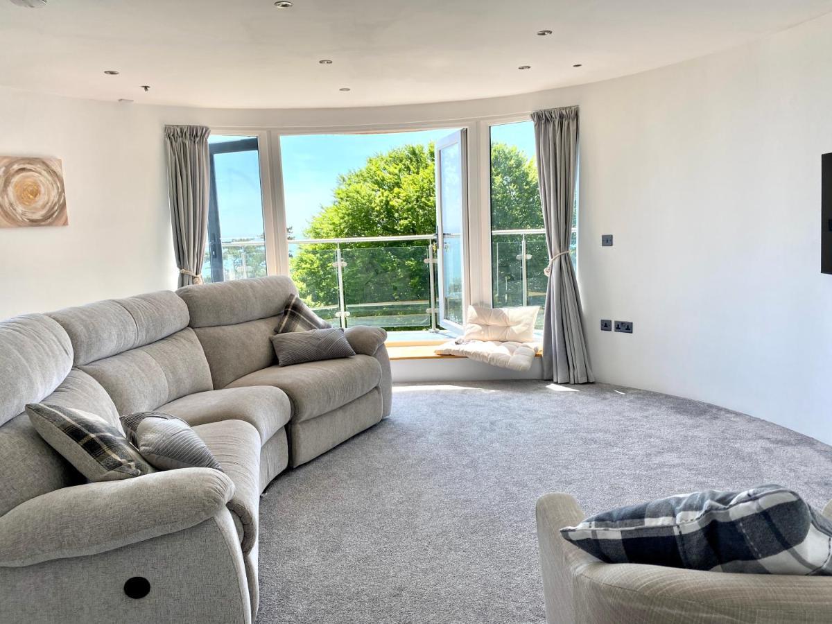 One Of The Best Properties In Lyme! Breathtaking Views Across The Whole Bay. 3 Stories With 2 Tier Veranda Around The Property. Sleeps 6 Lyme Regis Esterno foto
